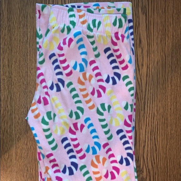 🔥 3/$20 Old Navy Candy Cane Patterned PJ Pants - Picture 3 of 5